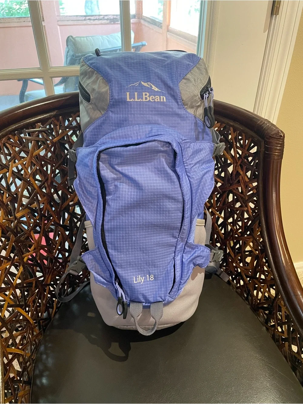 L.L. Bean Blue and Gray Lightweight Daypack Backpack Lily 18 back to school